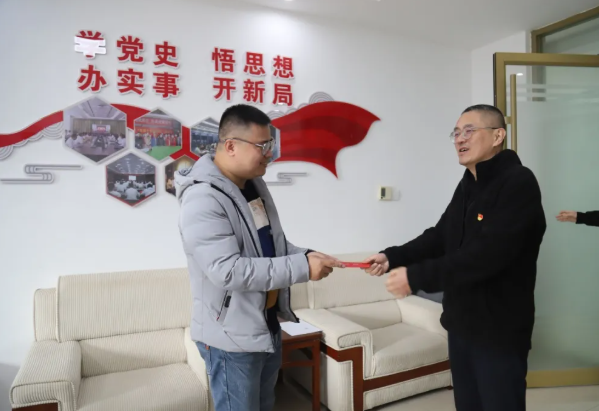 歲寒情深暖意濃，殷殷關(guān)懷沁人心——?jiǎng)?chuàng)投集團(tuán)開(kāi)展春節(jié)前走訪(fǎng)慰問(wèn)活動(dòng)
